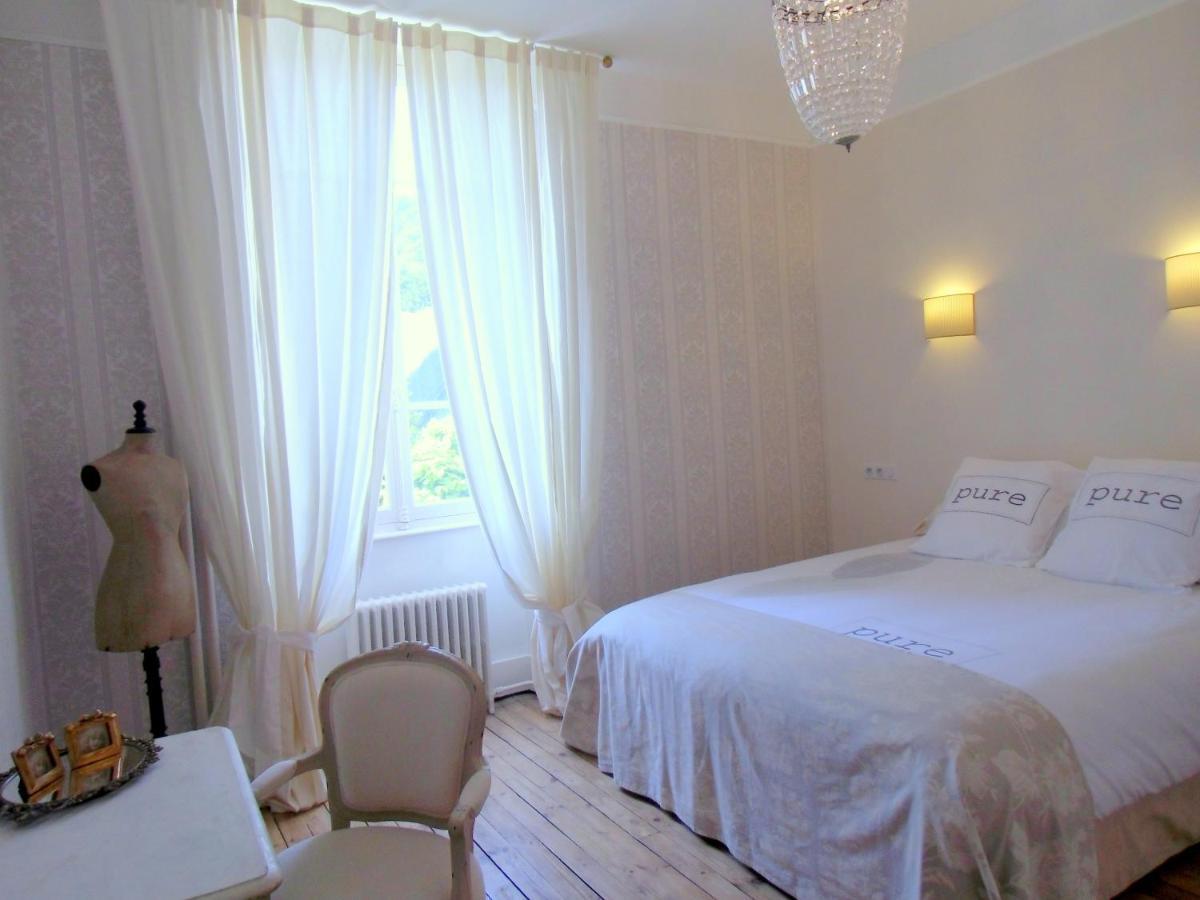 Hotel De La Providence Egliseneuve-d'Entraigues Ruang foto