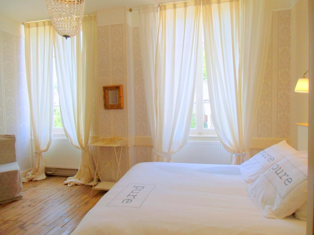 Hotel De La Providence Egliseneuve-d'Entraigues Ruang foto