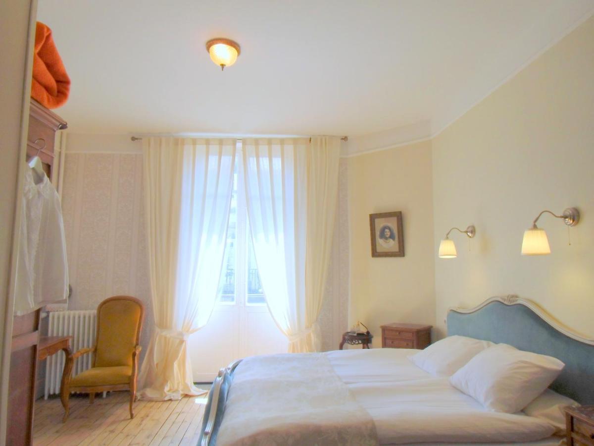 Hotel De La Providence Egliseneuve-d'Entraigues Ruang foto